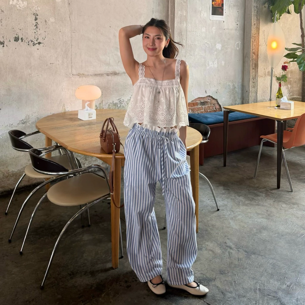 𝗣𝗮𝘀𝘁𝗲𝗹 𝗕𝗹𝘂𝗲 (𝟱𝟱𝟬.-/𝘀𝗲𝘁) ชุดเซตเสื้อสายเดี่ยวผ้าลูกไม้มาพร้อมกับกางเกงสีฟ้าพาสเทลลายทาง ช่วงเอวเป็นสายเชือกปรับได้ตามตัว