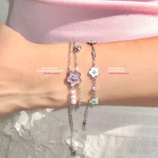 กำไล Aurora Bloom Double Strap Bracelet สายรูด วัสดุพิเศษ Mother of Pearl - The Green Box