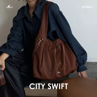 KIM&CO. KC. CITY SWIFT (KCBT027) กระเป๋าสะพาย 2-way กันน้ำ น้ำหนักเบา กระเป๋าสะพายข้างผู้หญิง ใส่ของจุ