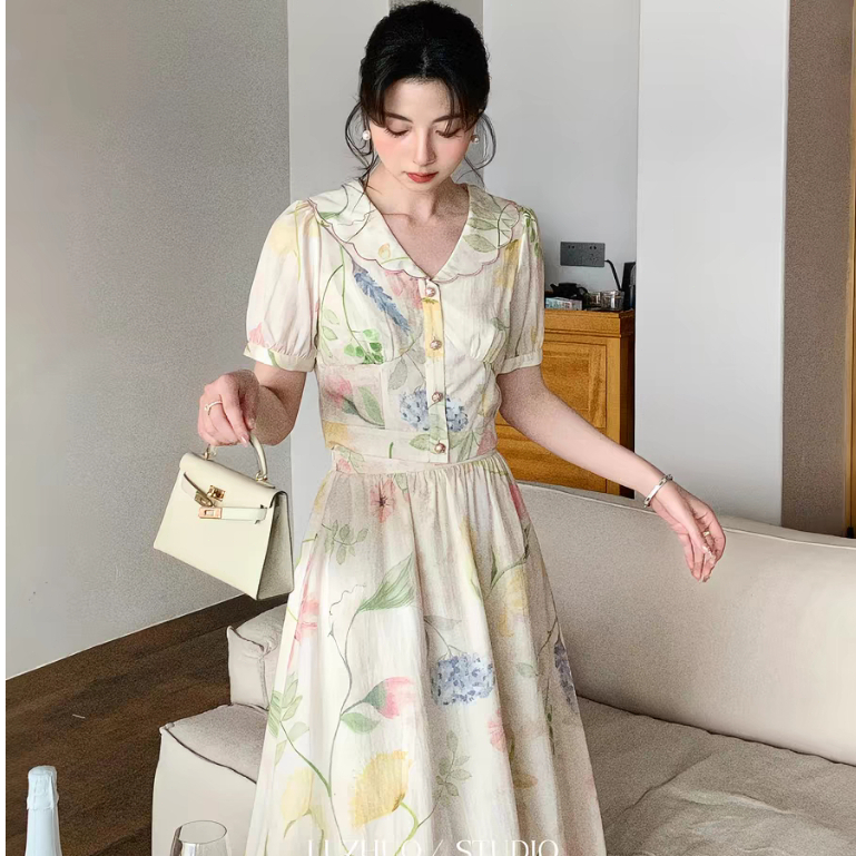 พร้อมส่ง/ใหม่ชุดเสื้อคอวีและกระโปรงลายดอกไม้ฝรั่งเศสพิมพ์ลายดอกไม้ 2 ชิ้น ราคาถูก Shopee Lazada