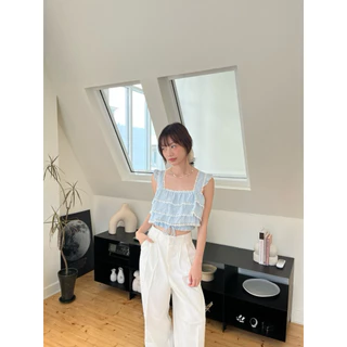 RUFFLE TOP - เสื้อแขนกุด ดีเทลแขนระบาย และจับระบายช่วงตัวเสื้อ (nita.bkk)