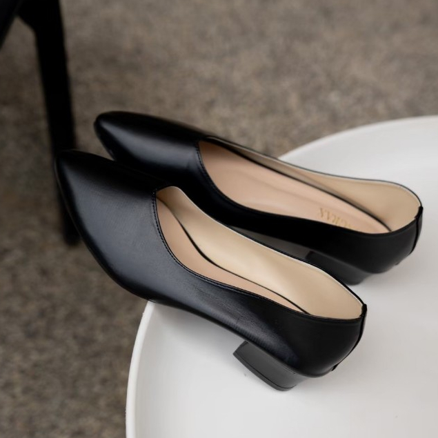 รองเท้า รวมรุ่น คัทชูสีดำทุกแบบ จากร้าน Rosieshoes (พร้อมส่ง)