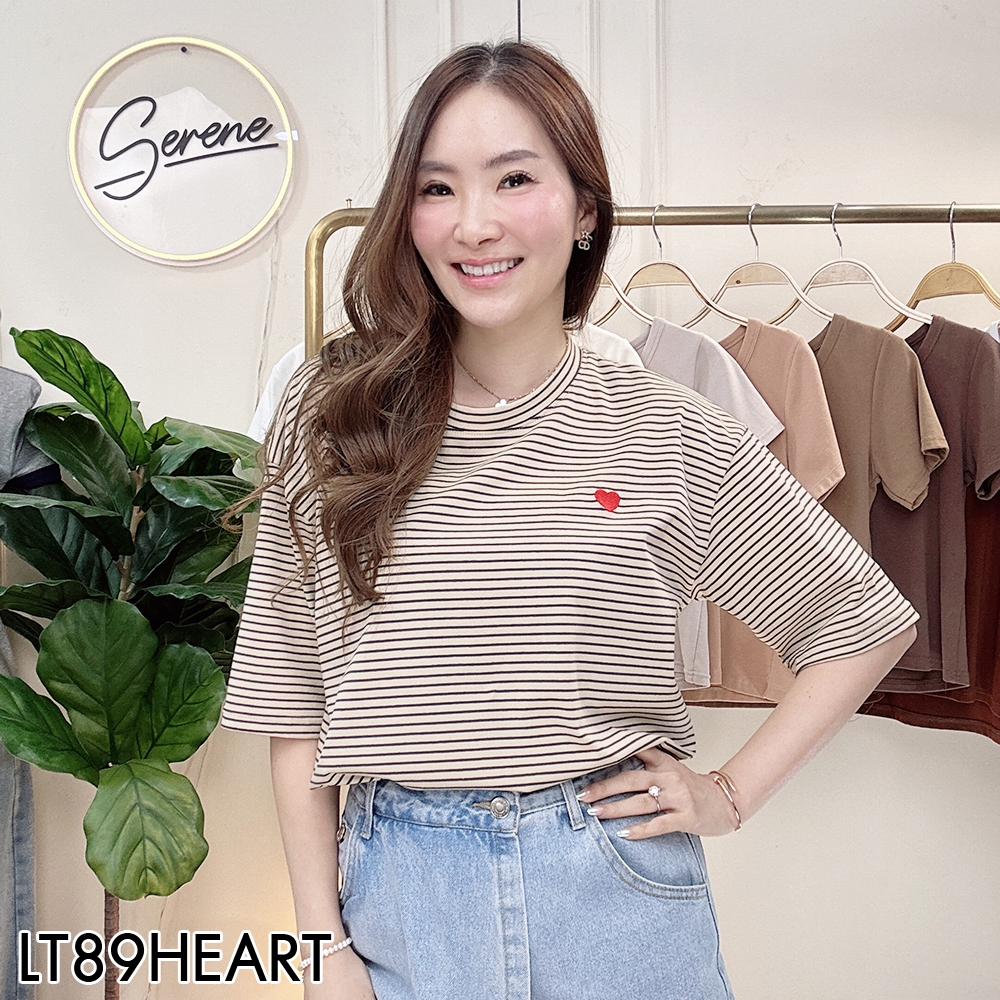 Serene's Choice เสื้อยืดคอกลม แขนสั้น Semi-OverSize ลายทางเล็ก ปักหัวใจ เสื้อลายขวาง สไตล์ มินิมอล