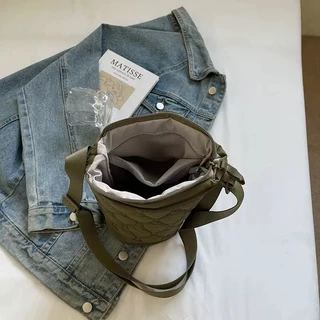 (B-2910)🔥พร้อมส่ง กระเป๋าสะพายข้าง เรียบง่าย แฟชั่นมาใหม่ ฮิตมากตอนนี้ แฟชั่นฤดูใบไม้ผลิ มีซิป 5สี