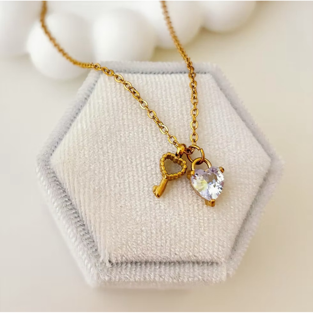RUBY HAUS | สร้อยคอ "Heart Keeper" จี้กุญแจหัวใจประดับเพชร มินิมอล ไม่ลอกไม่ดำ ของขวัญ