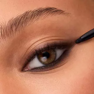 essence เอสเซนส์ long-lasting eye pencil อายไลเนอร์ ดินสอเขียนขอบตา สูตรติดทนนาน