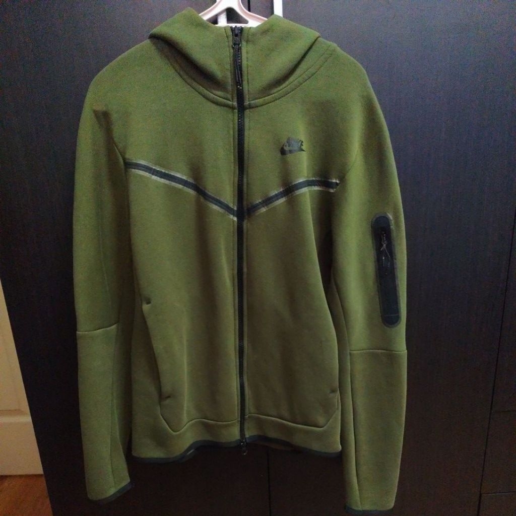 เสื้อฮู้ดดี้ Nike tech fleece สีเขียว รุ่นซิปกระเป๋าแขน