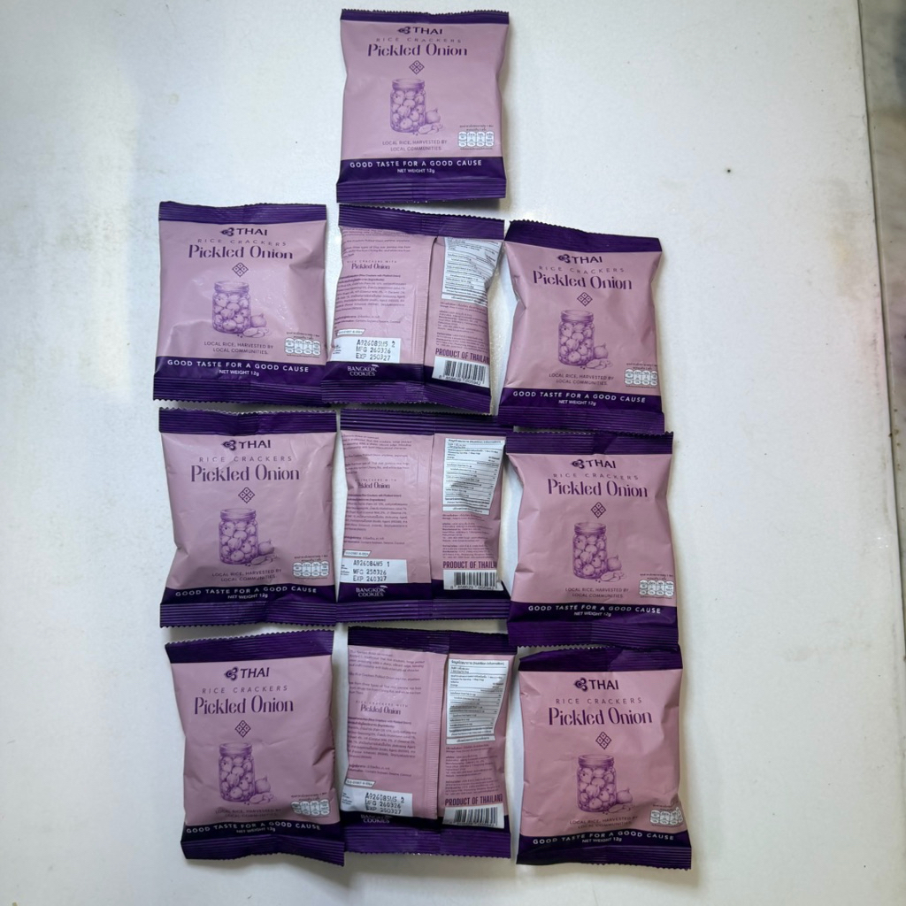 THAI Rice Crackers Pickled Onion 12g ข้าวอบกรอบรสหัวหอมดอง ขนมขบเคี้ยวพร้อมทาน