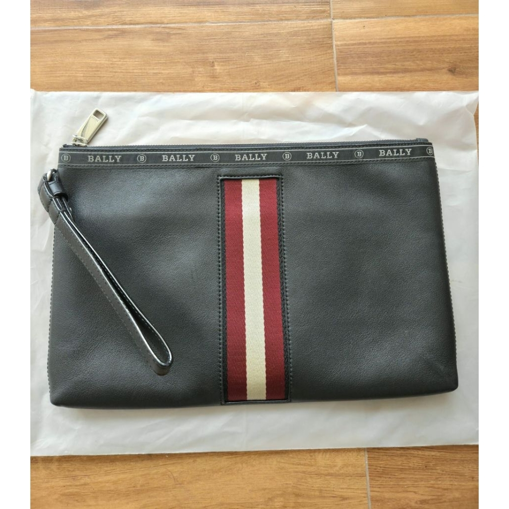 used Bally men Clutch Bag กระเป๋าแบรนด์แท้มือสอง