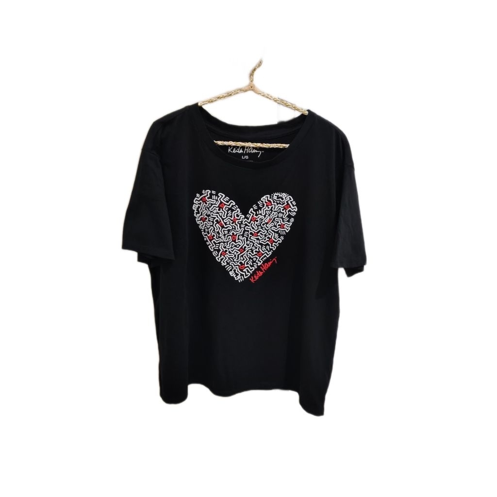 เสื้อยืดลาย Keith Haring Heart มือสอง