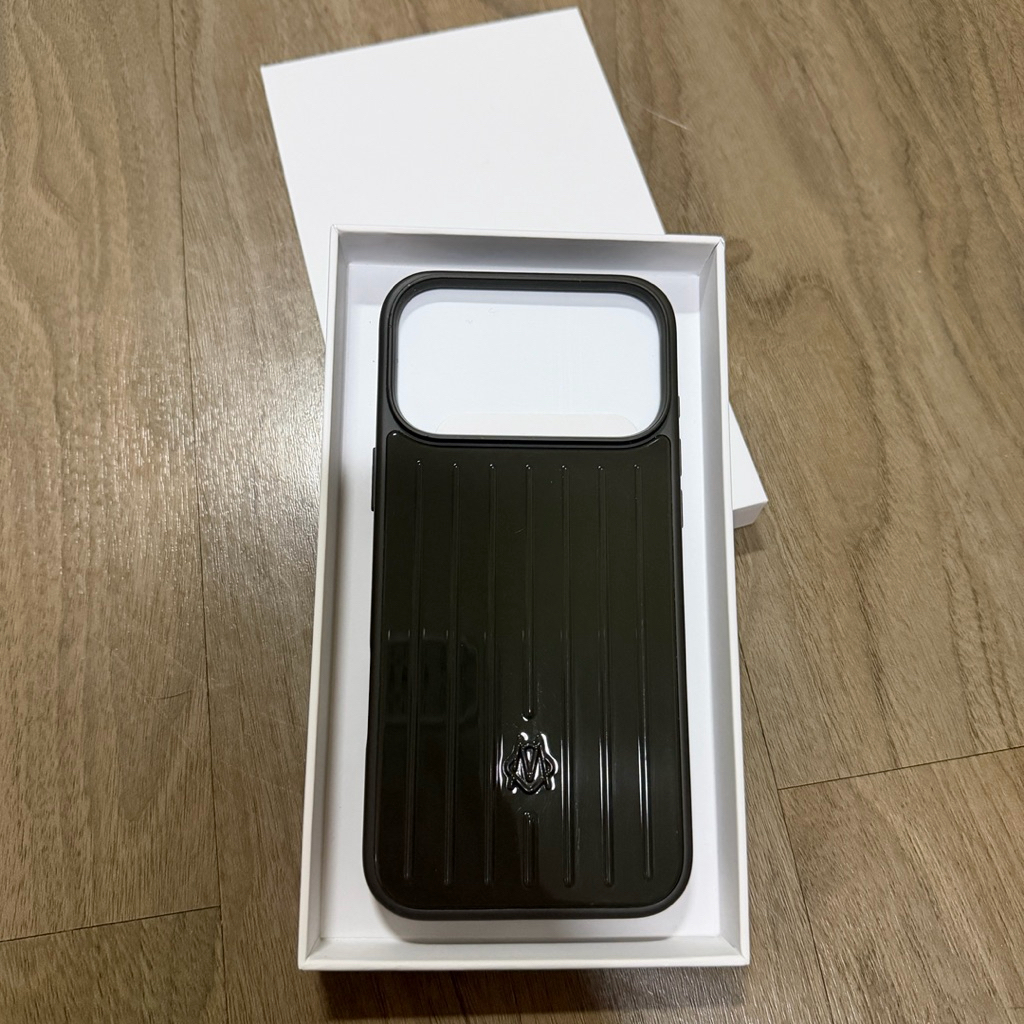 rimowa for iphone 17 promax ของแท้ 100%