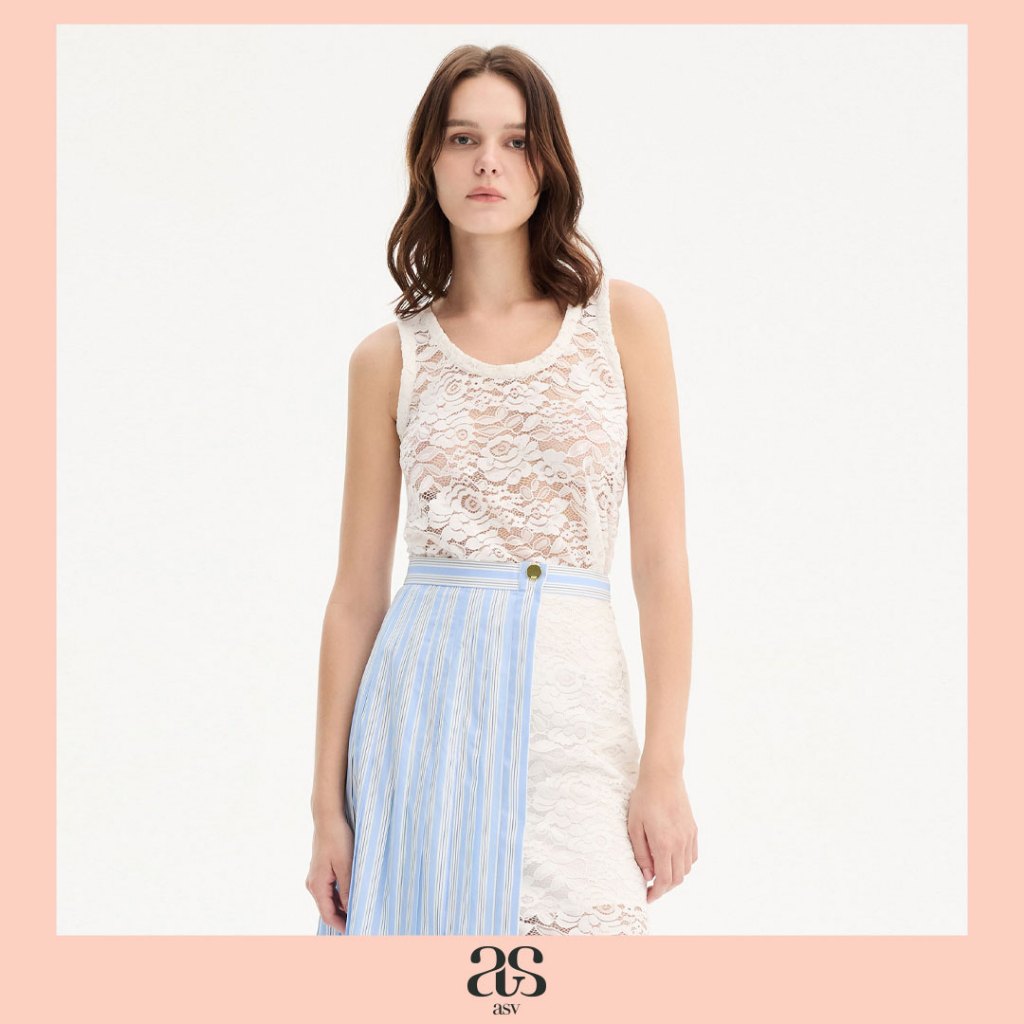 [asv ss26] Beatrice Sleevless Blouse เสื้อกล้ามผู้หญิง ทรงหลวม ดีเทลรูดหลางคอหลัง ผ้าลูกไม้