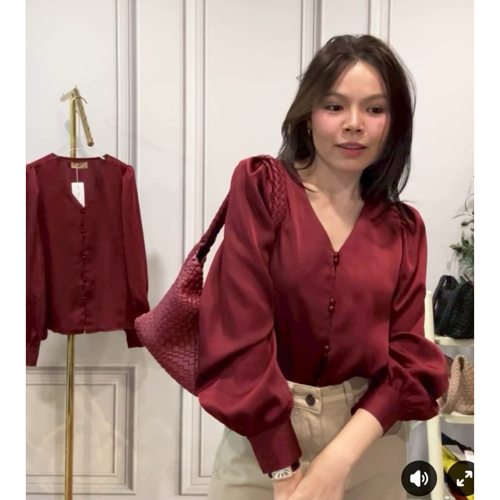 ✅👚ป้าย Kwang 🦌คอวีแต่งกระดุมคู่
