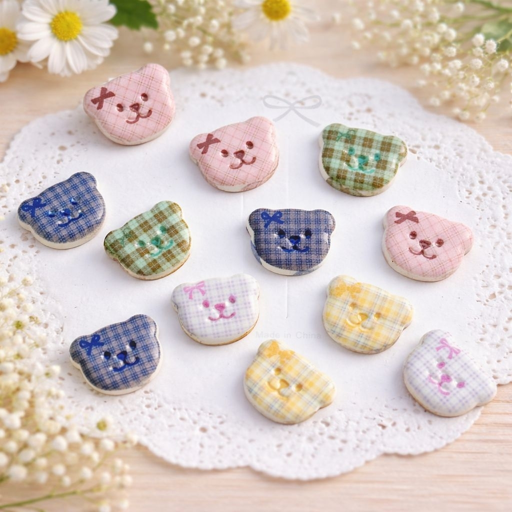 【10 ชิ้น】เรซิ่นน้องหมีลายสก๊อต ชุดอะคริลิอุปกรณ์เครื่องประดับ DIY