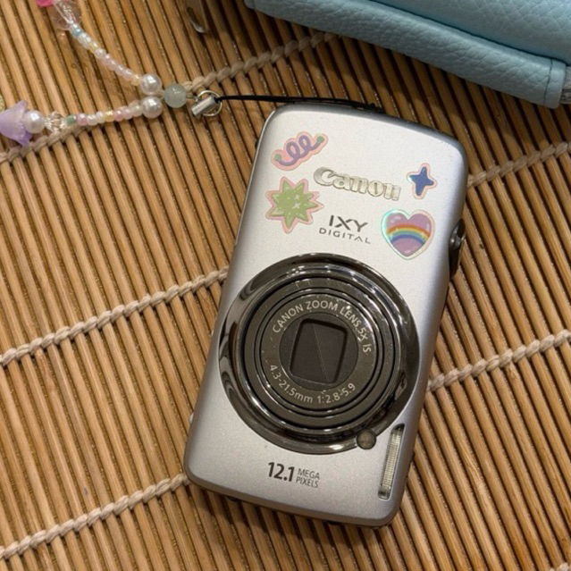 canon ixy 930is // ixus 200is