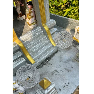 ที่วางเทียน กระถางธูปไหว้พระ เชิงเทียน กระถางแก้วคริสตัล แก้วเทียน เนื้อแก้วหนา ของไหว้พระ ความสูง 9.5ซม. ลายเพชร แจกัน