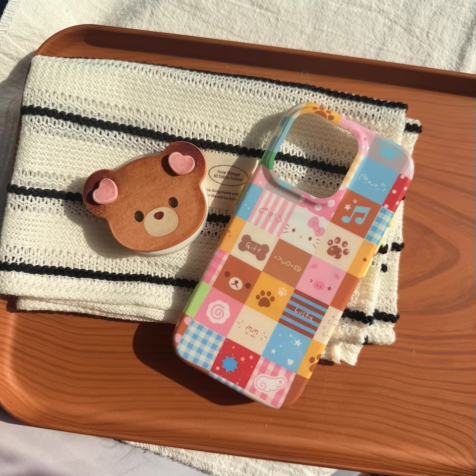 [15PRO-17PM] เคสตารางเคทีหมีน้ำตาล + griptok หมี งานแม่เหล็ก เคสไอโฟน พร้อมส่ง เคสสำหรับ IPHONE CASE