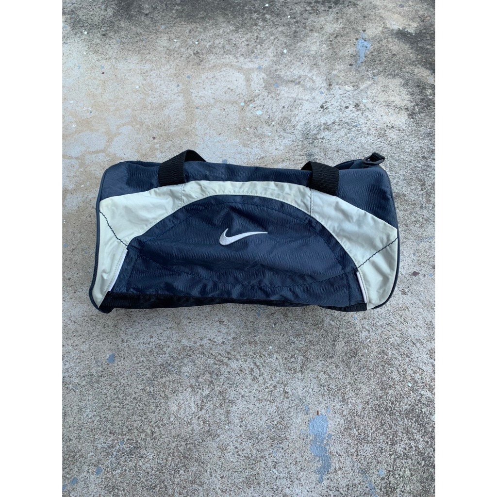 กระเป๋าถือไนกี้สีขาวกรม Vintage Nike Duffle Bag [9-94nike]