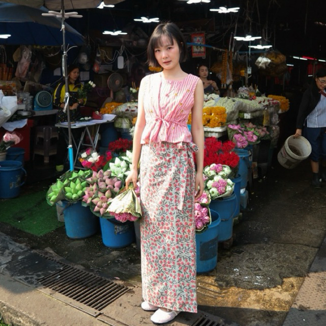 ผ้าถุง ผ้าซิ่น ทรงสวย สีสันสดใส