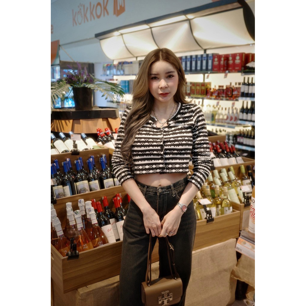 เสื้อแขนยาว ผ้าไหมพรม ขนาดฟรีไซส์ ผ้ายืดตามตัว สีดำ