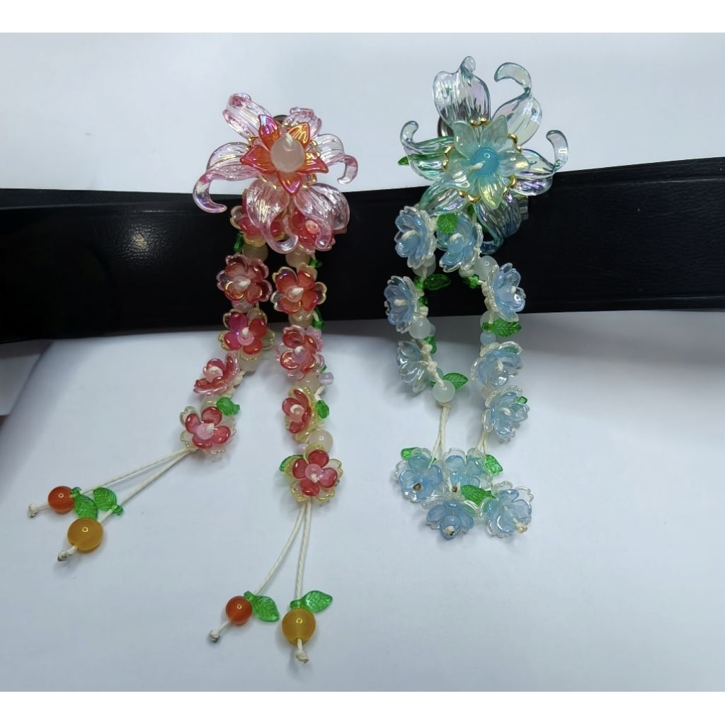 คลิปหนีบเข็มขัดนักเรียน Floral Charm Clip

