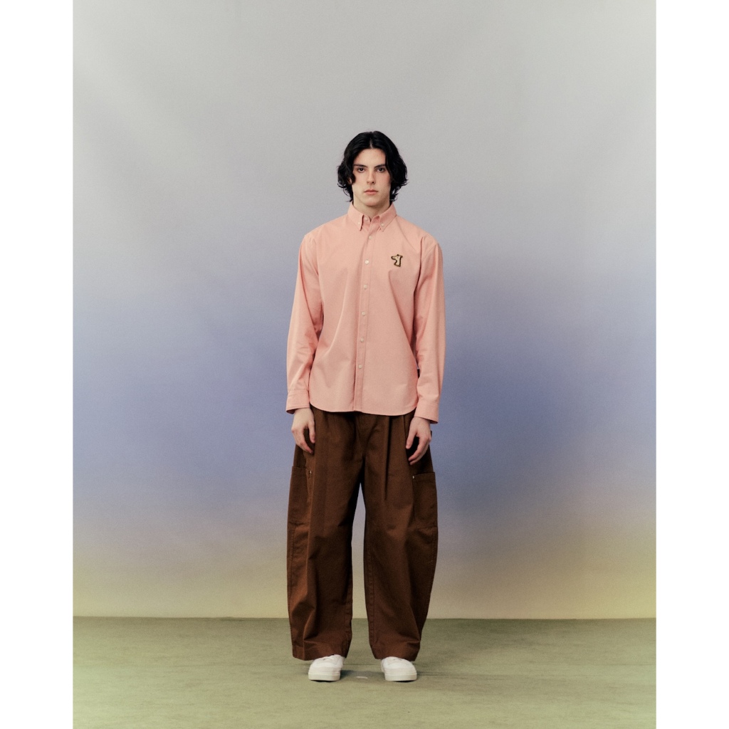 S26MD SMILEYHOUND RIBBON LOGO LINEN BUTTON-DOWN SHIRT