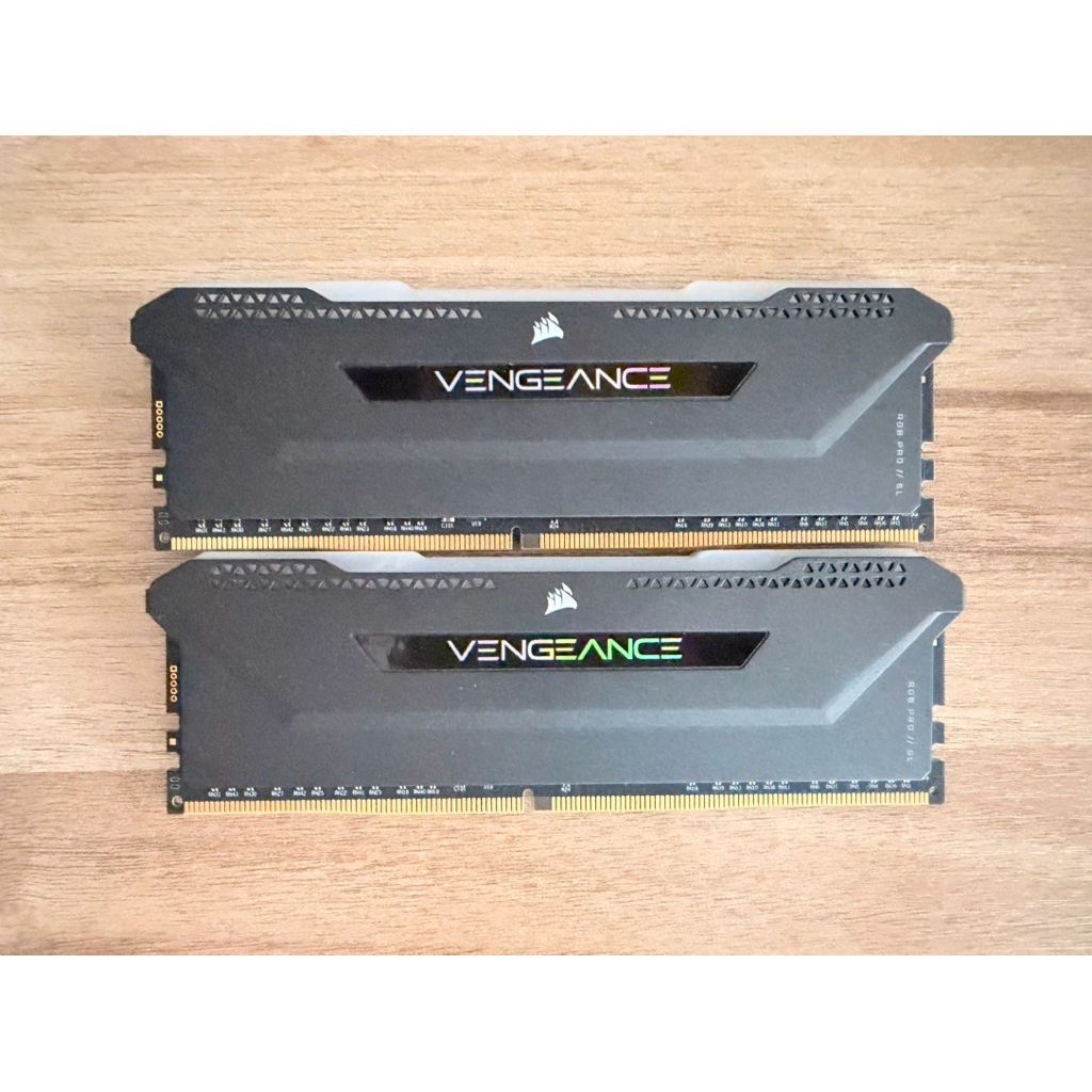 แรม Corsair vengeance rgb ddr4 16g 8x2 Bus 3200