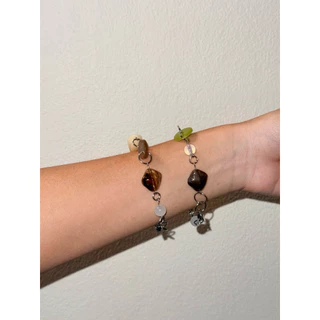 Lookpaadcollections - Ocean Bracelet สร้อยข้อมือลูกปัดสลับกับกระดุมโทนสีทราย ทะเล
