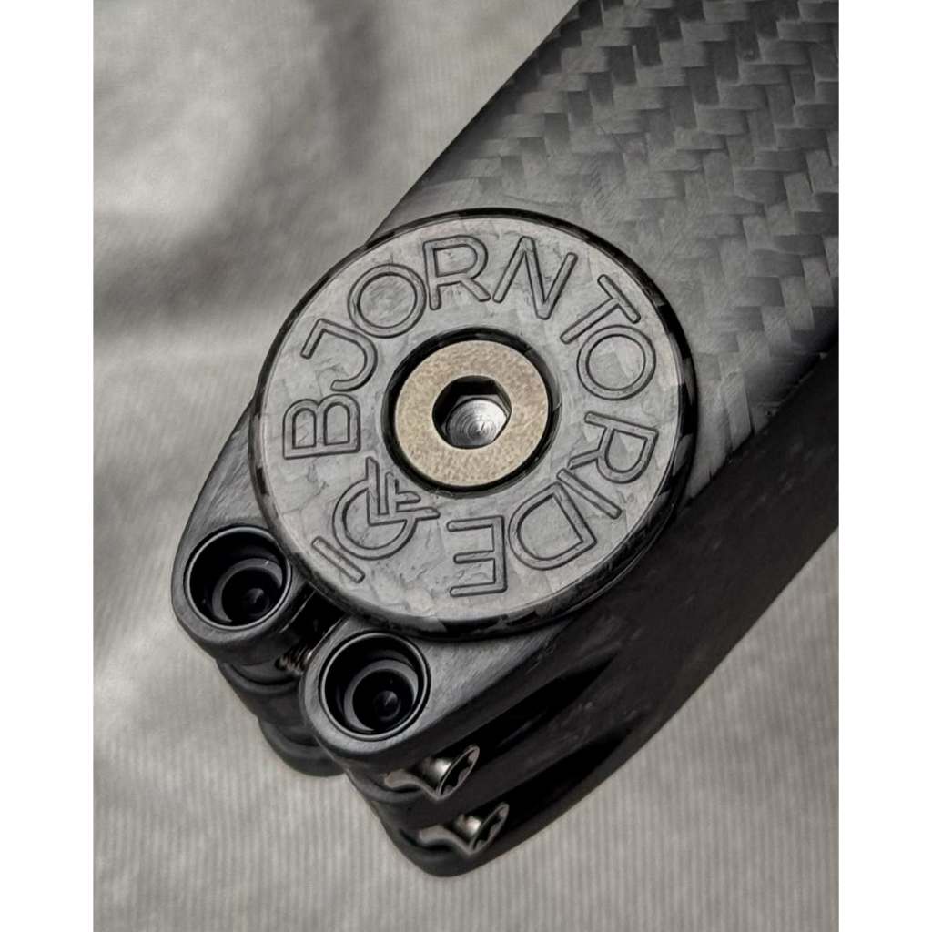 ฝาปิดสเต็ม BJORN KEPKA CARBON