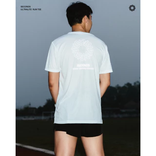 SECONDS UltraLite Run Tee เสื้อวิ่งน้ำหนักเบา ระบายอากาศ โลโก้สะท้อนแสง Unisex