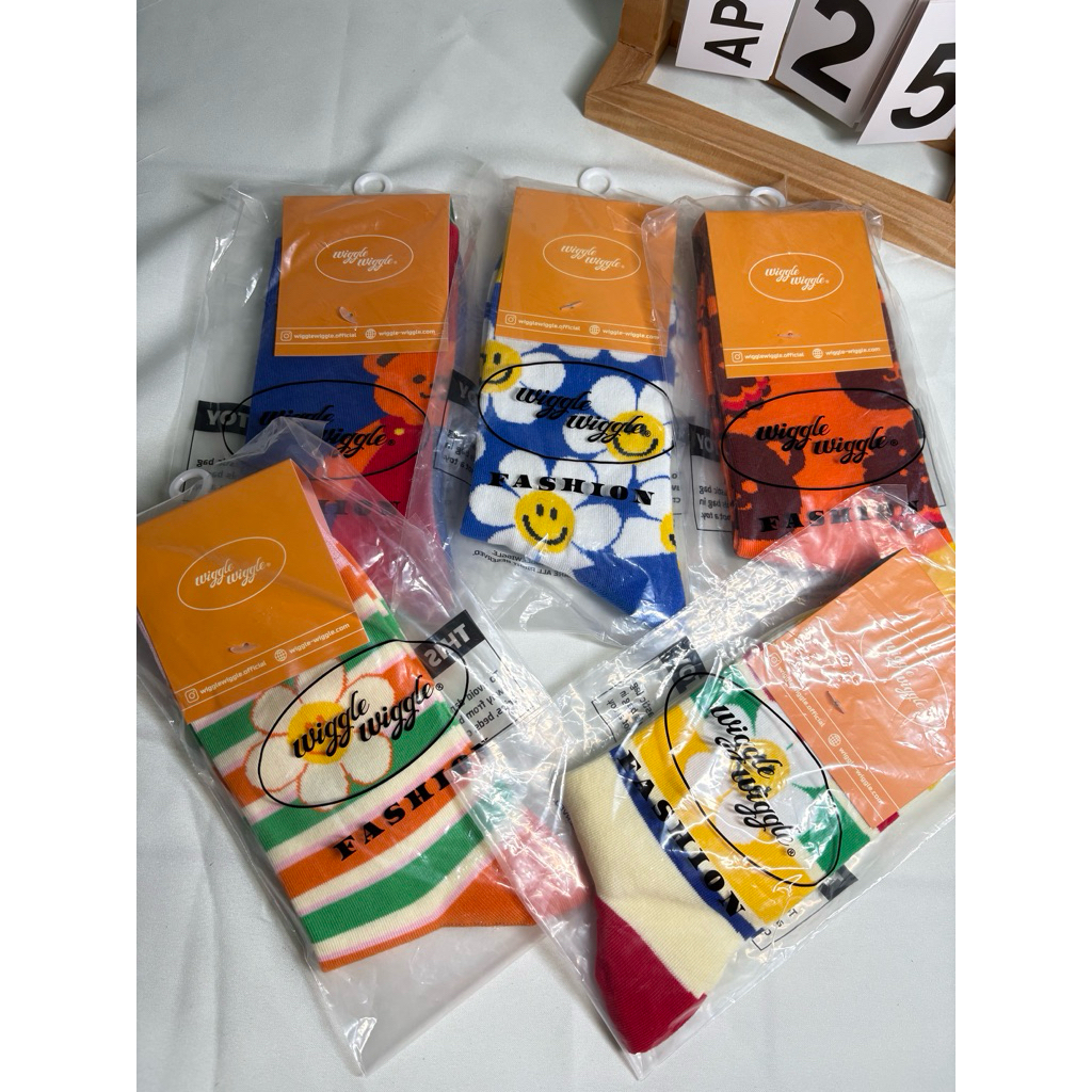 [ของแท้100%] ถุงเท้าข้อยาว Wiggle Wiggle ขนาดฟรีไซส์