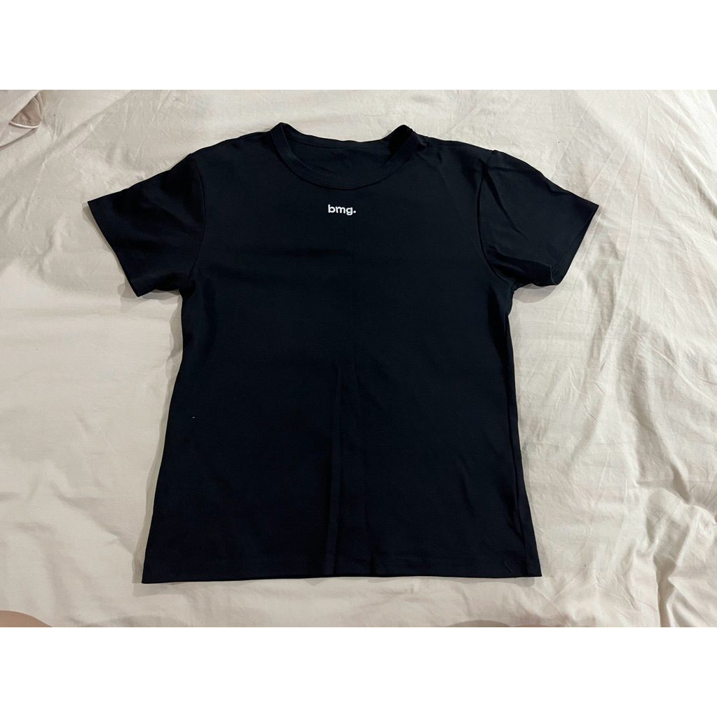 used เสื้อ bmg. สีดำ