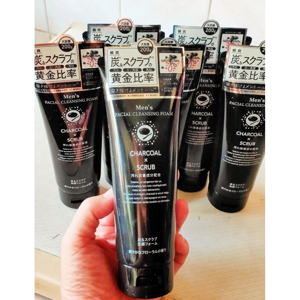 Men's Charcoal & Scrubs Facial Cleansing Foam โฟมล้างหน้าผสมถ่านชาร์โคล