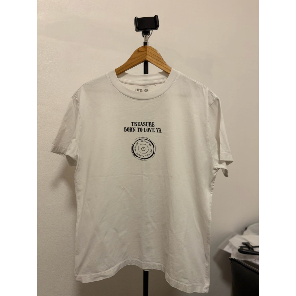 เสื้อมือสอง แบรนด์ UNIQLO x TREASURE