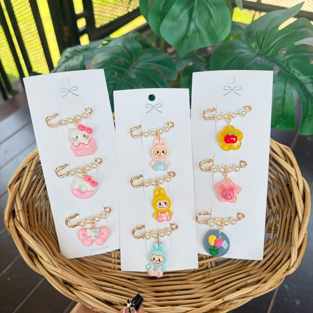 📌K1 เข็มกลัดคนท้อง 3 ชิ้น ขนาด 3.8 ซม. ติดแน่น ไม่เป็นรู brooch ติดเสื้อผ้า กระเป๋า ฮิญาบ ปรับเอวกางเกง สินค้าพร้อมส่ง