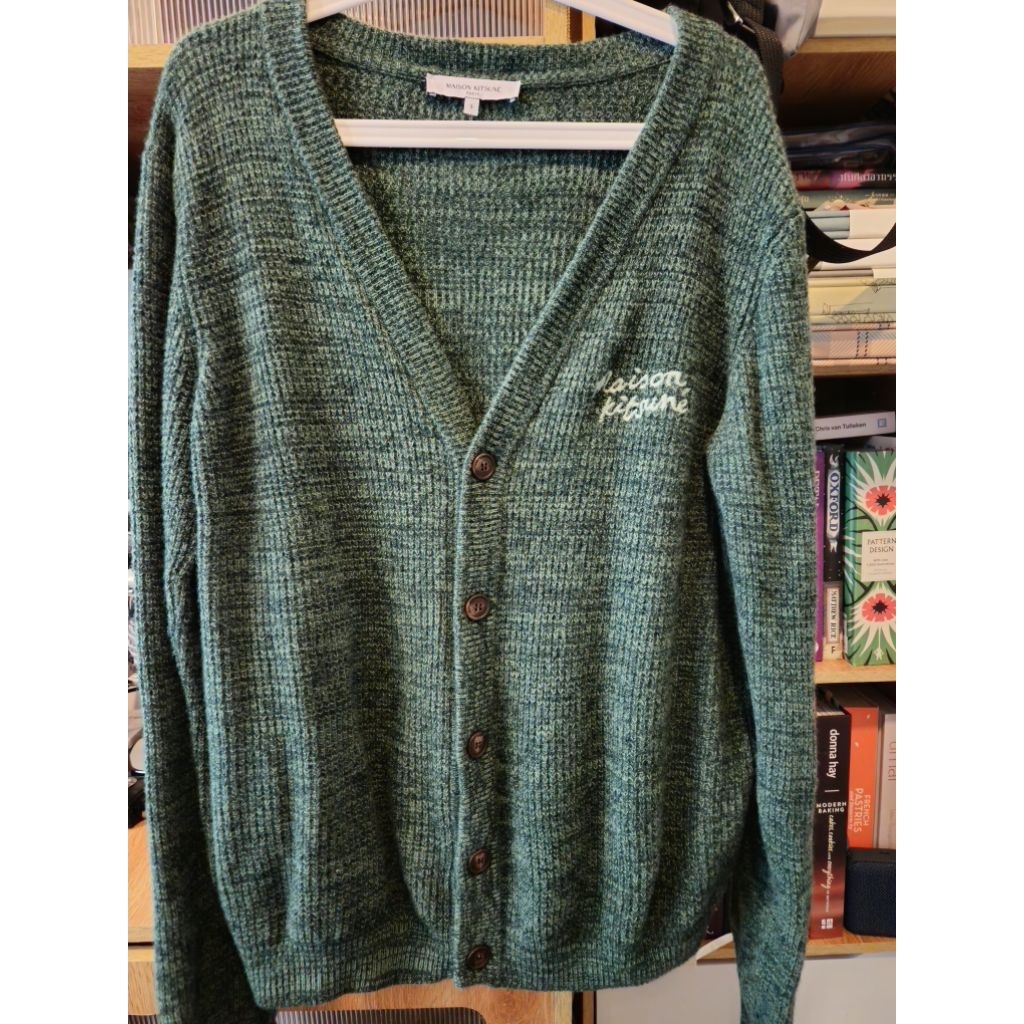 Maison Kitsune Handwriting Cardigan สีเขียว