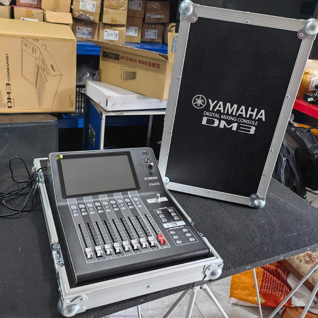Rack case Mixer Yamaha DM3