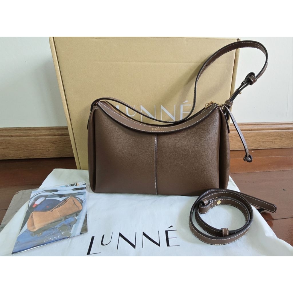กระเป๋าสะพาย แบรนด์ lunne' สี espresso