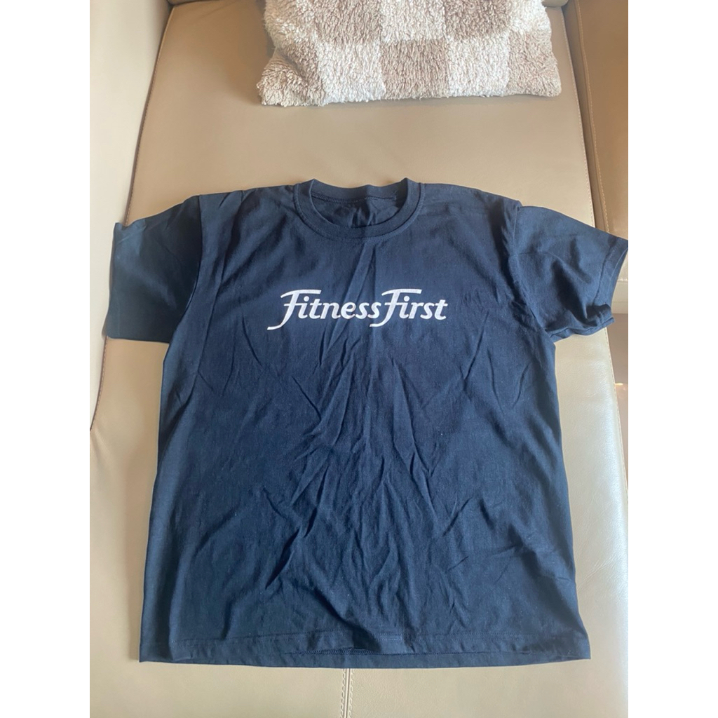 เสื้อ fitness first มือสองของแม่ค้า