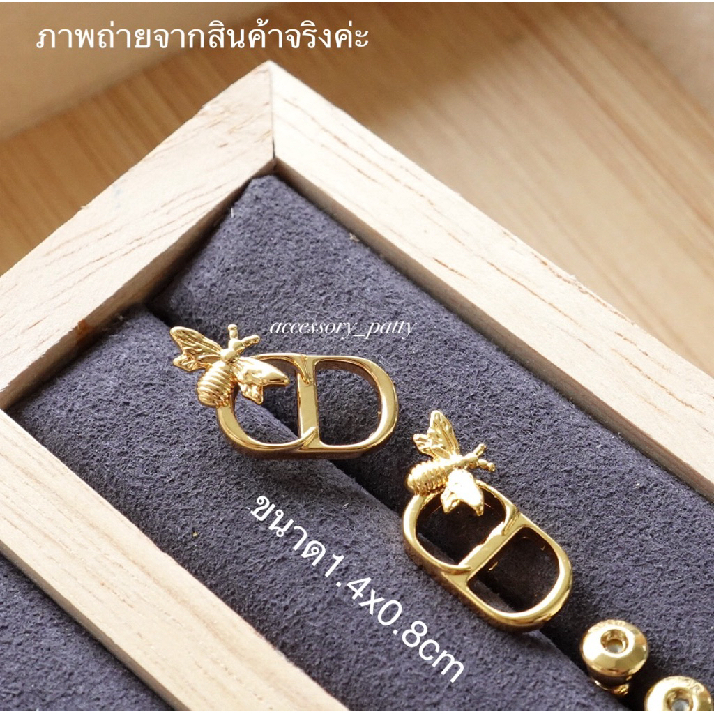 ต่างหูก้านเงิน รุ่นA01 งานขนาดน่ารัก(1.4x0.8cm ไม่รวมวัดตัวผึ้งนะคะ) ตัวเรือนสีทองสวยค่ะ งานตกปกสวยเป๊ะค่ะ