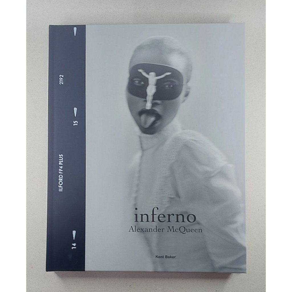 Sách ảnh thời trang tiếng Anh Inferno Alexander McQueen 128 trang