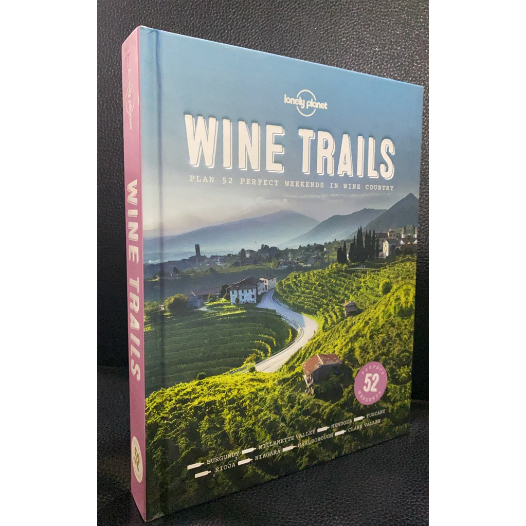 (หนังสือภาษาอังกฤษพร้อมส่ง) WINE TRAILS(R2)