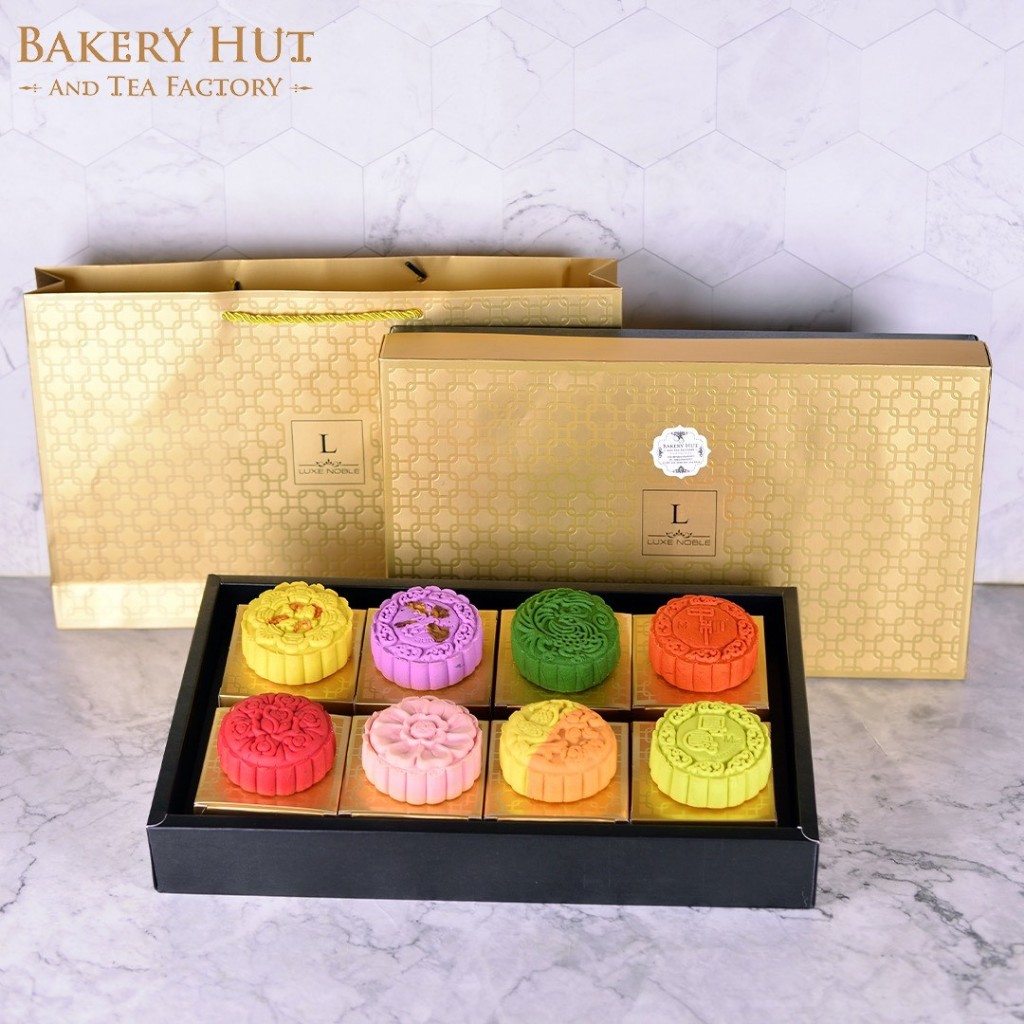 LB12 Bakery Hut ขนมไหว้พระจันทร์ เซตกล่องทอง 8 ชิ้นใหญ่ เบเกอรี่ฮัท