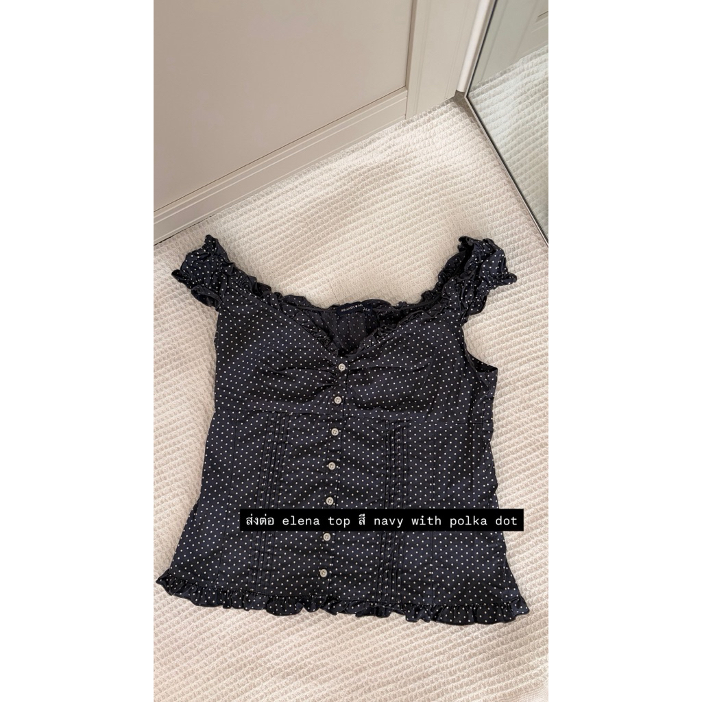Elena Top แบรนด์ Brandy Melville สี Navy with polka dot