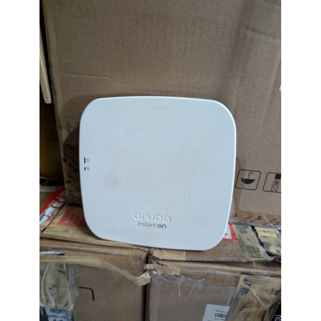 Aruba instnatOn ap11 ใช้งานได้ปกติ มือสอง มีขายึดให้ ใช้งานได้ดี wifi ac เเรงๆ