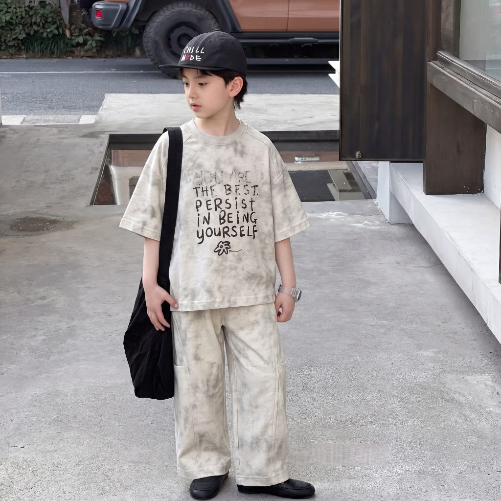 2-12 ปี สไตล์เกาหลี ชุดเซ็ทเด็กชายแฟชั่น เสื้อยืดคอกลม+กางเกงขายาวทรงตรง ถักทอแน่น ผ้าฝ้ายแท้ ผ้าหนุ่ม ใสสบาย