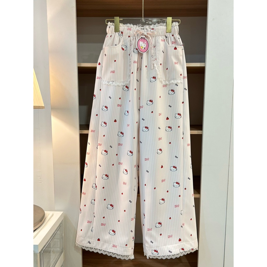 กางเกงลาย hellokitty แต่งขอบลูกไม้