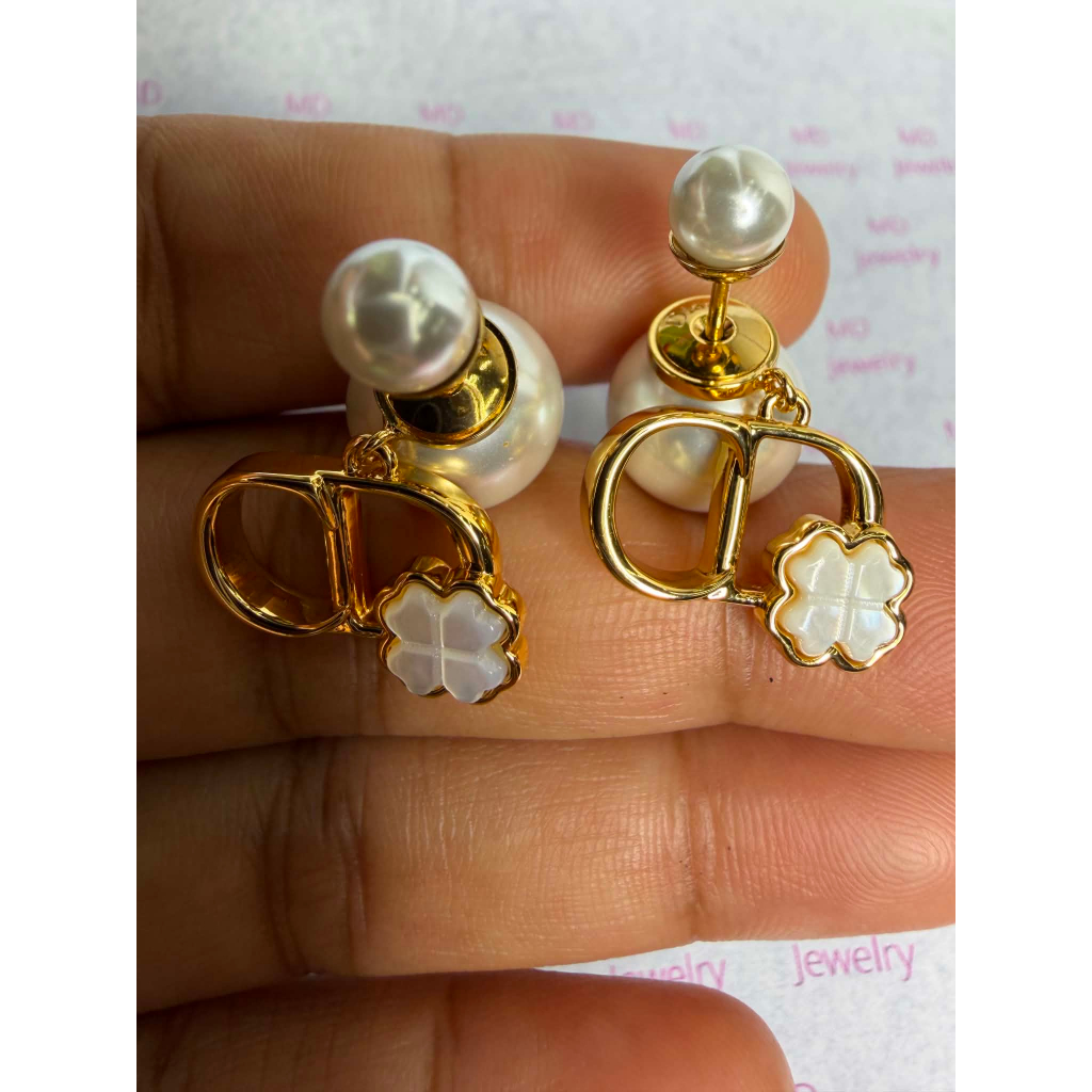 พร้อมส่ง ต่างหูไข่มุกดอกไม้ ทองเหลือง ไม่แพ้ เป็นมิตรต่อผิว พร้อมส่ง