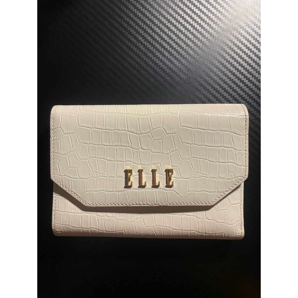 กระเป๋าสตางค์แบรนด์ ELLE มือสองสภาพดี (ไม่มีถุง)พร้อมส่ง
