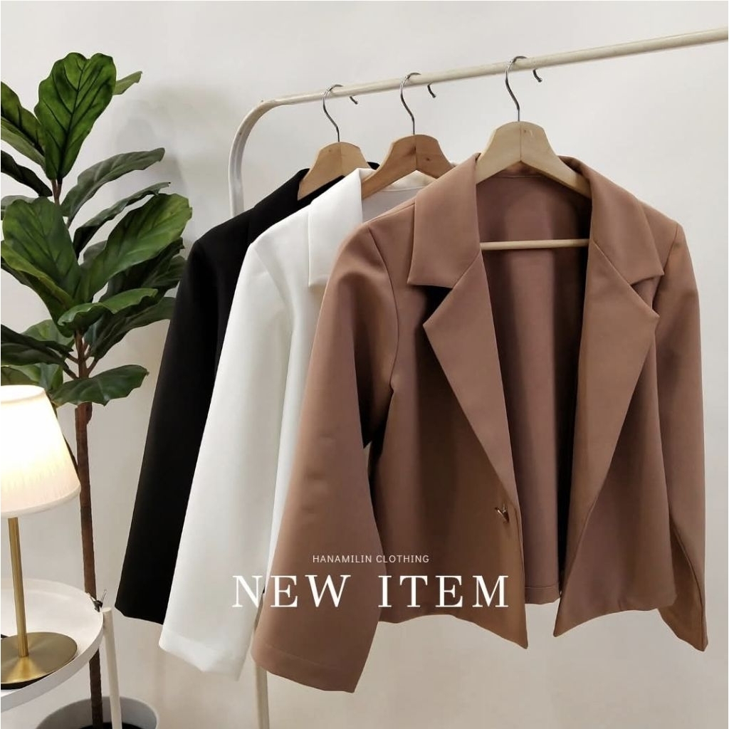 Hanamilin blazer เบลเซอร์ ครอป สีดำ